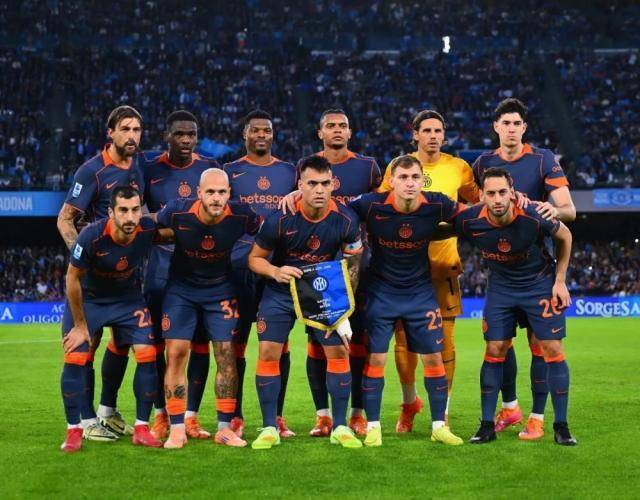 开云sport-那不勒斯碾压巴西，莱万统治全场